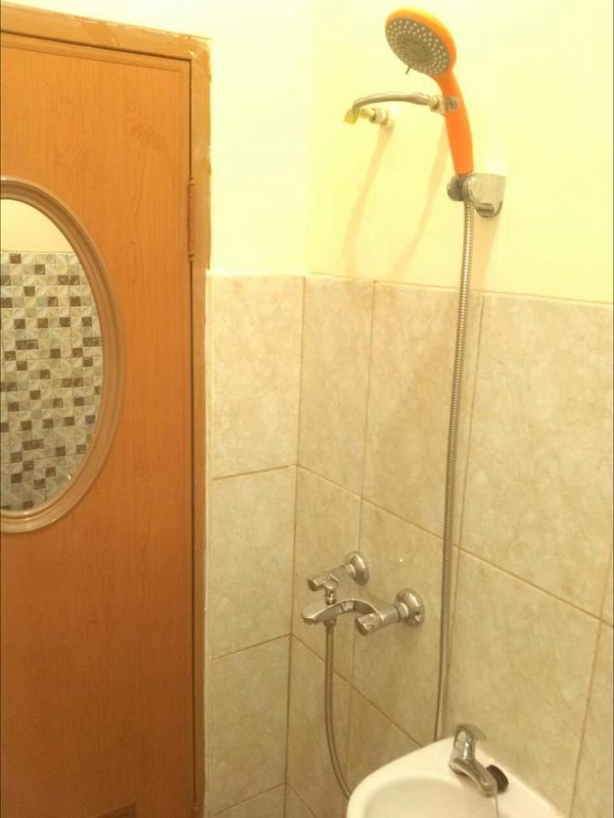 Danyshom Hotel Cikarang Luaran gambar